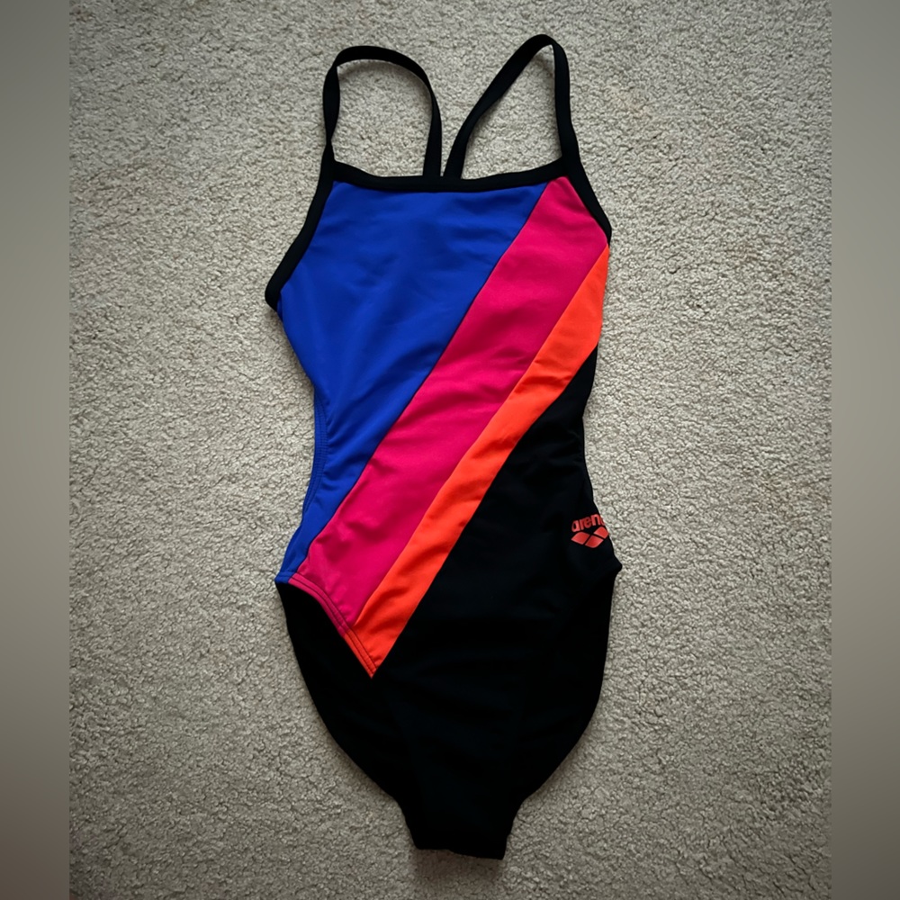 Color-block Arena Challenge Back suit